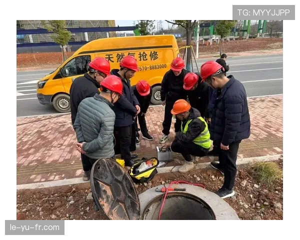 凯泽中路渗透现象引关注，城市基础设施与环境影响成焦点