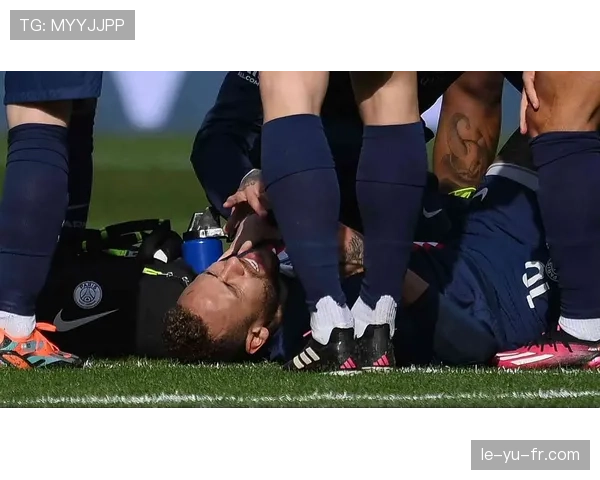 内马尔或将加盟曼联，巨星未来动向引热议